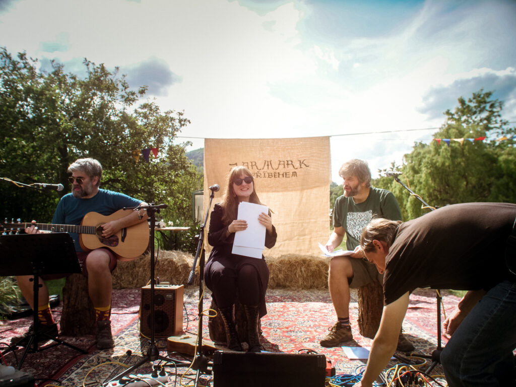 Pribeharky jarmark s pribehem akce pro rodiny s detmi Klasterec nad Ohri.jpg 29
